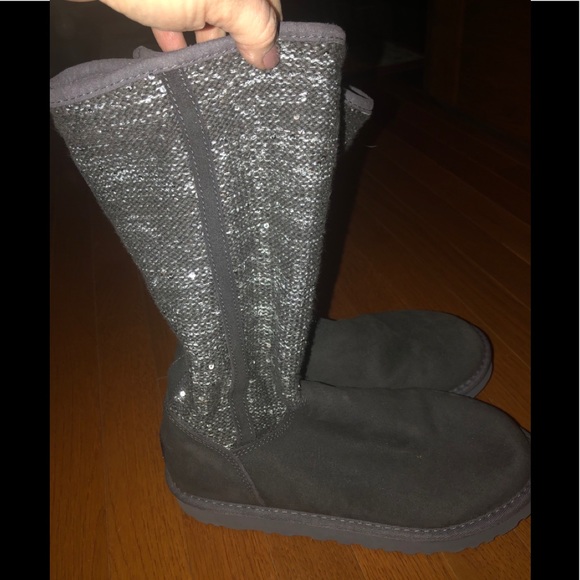 UGG Boots, Size 9 - Picture 3 of 3